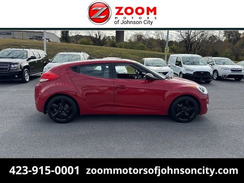 Used 2013 Hyundai Veloster w/ Style Pkg image 1
