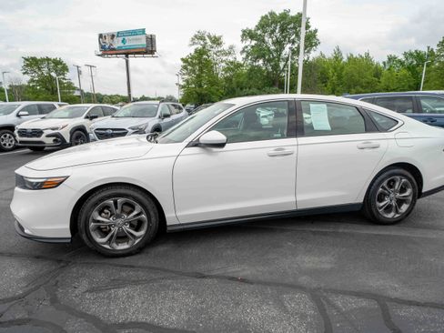 Used 2024 Honda Accord EX image 3