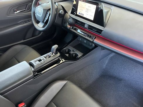 New 2026 Toyota Prius Plug-In Hybrid FWD image 18