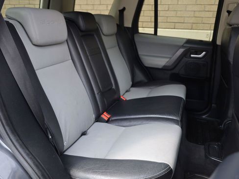 Used 2010 Land Rover LR2 HSE AWD/4WD image 27