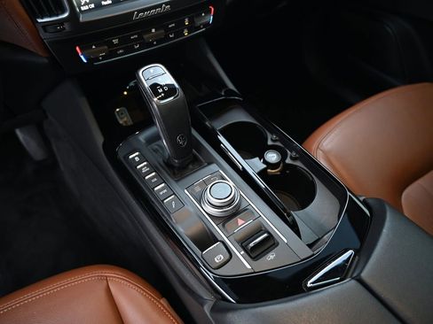 Used 2020 Maserati Levante image 35