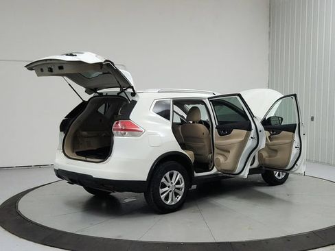 Used 2016 Nissan Rogue SV FWD image 15
