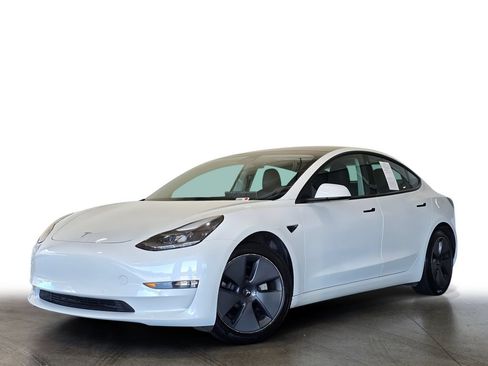 Used 2021 Tesla Model 3 Standard Range Plus RWD image 1