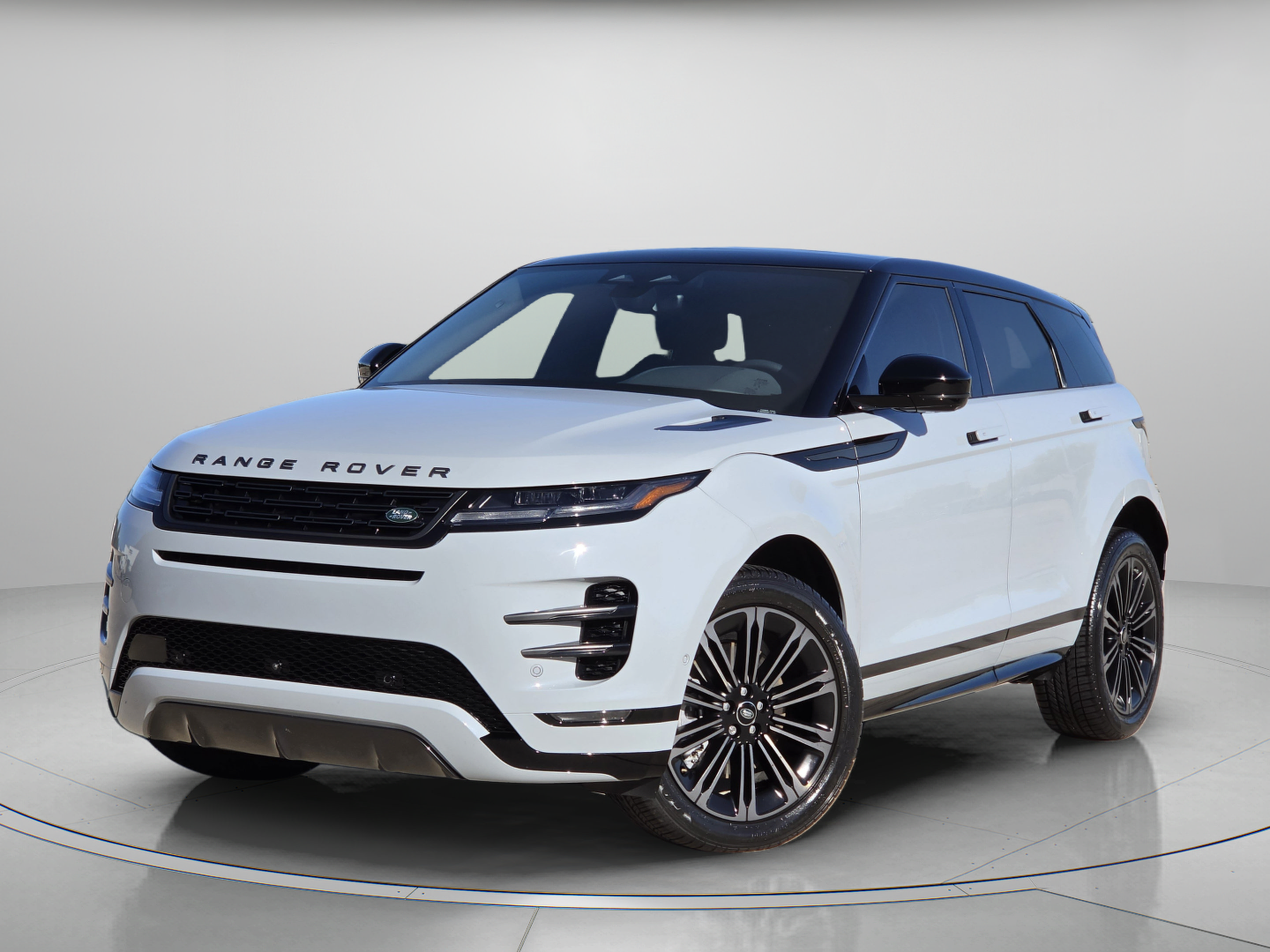 Certified 2026 Land Rover Range Rover Evoque Dynamic SE AWD/4WD image 1