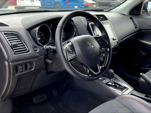 Used 2024 Mitsubishi Outlander Sport SE image 16