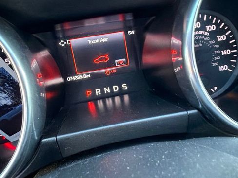 Used 2018 Ford Mustang Premium RWD image 12