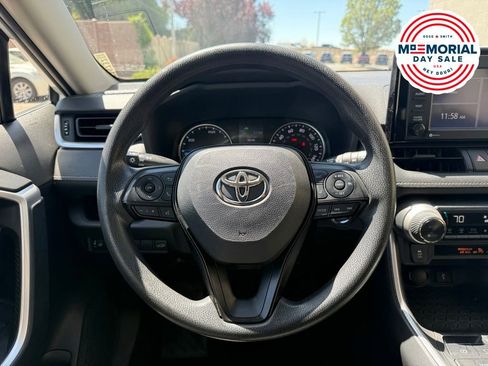 Used 2022 Toyota RAV4 XLE w/ Convenience Package AWD/4WD image 8