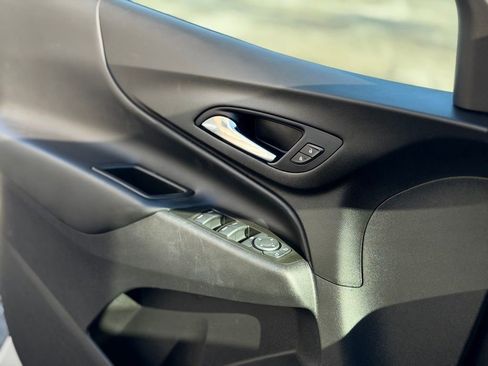 Used 2021 Chevrolet Equinox LT image 19