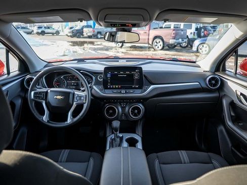 Used 2025 Chevrolet Blazer LT image 21