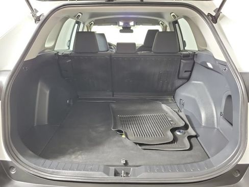 Used 2025 Toyota RAV4 LE AWD/4WD image 10