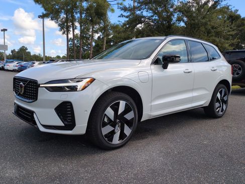 New 2025 Volvo XC60 T8 Plus w/ Protection Package Premier image 8