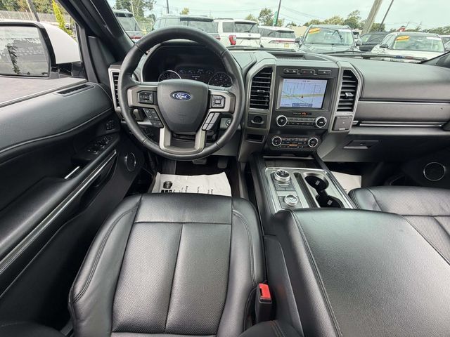 Used 2020 Ford Expedition XLT w/ Equipment Group 202A AWD/4WD image 18