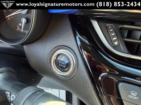 Used 2020 Toyota C-HR XLE FWD image 24