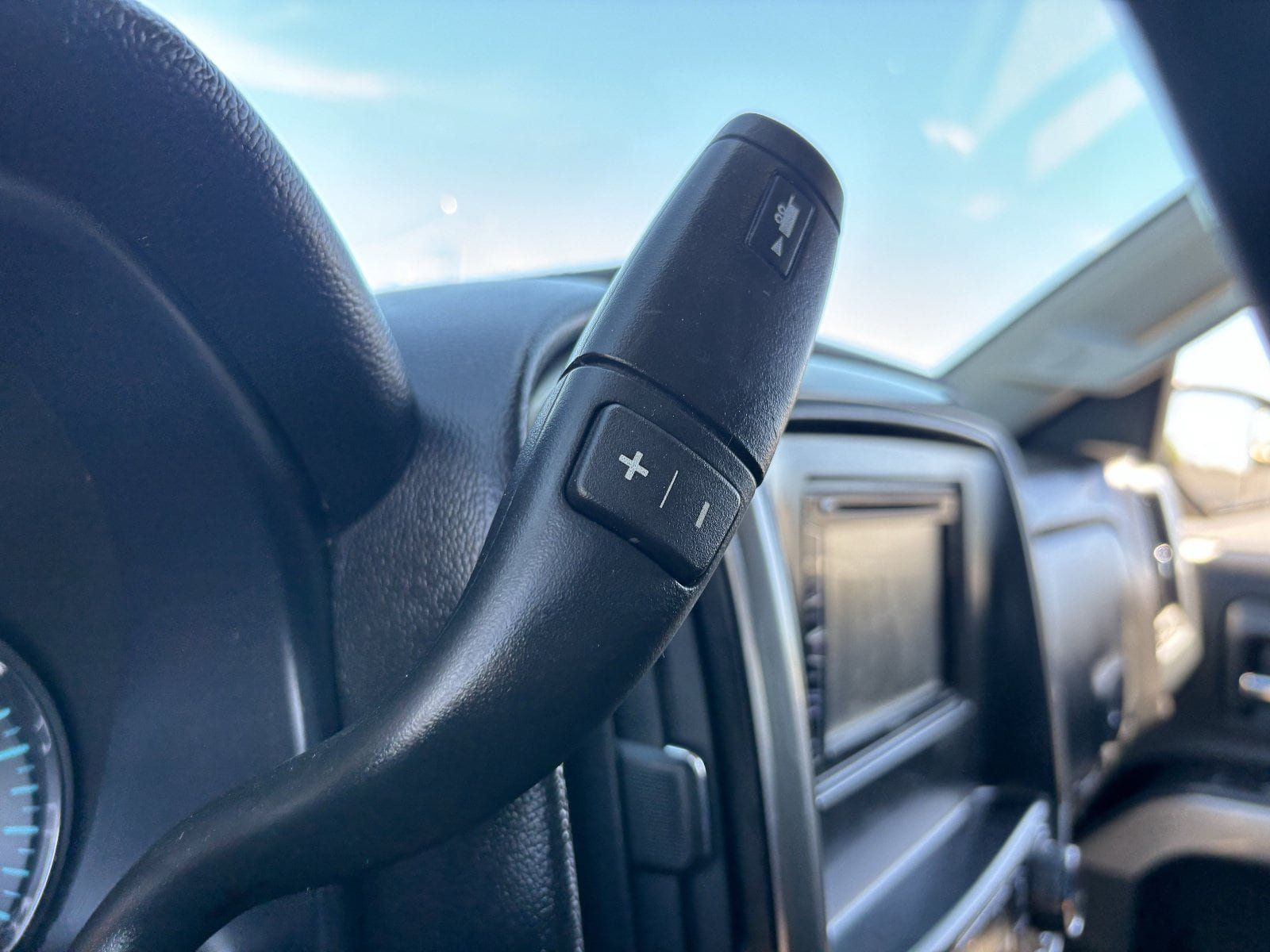 Used 2015 Chevrolet Silverado 1500 LT AWD/4WD image 28