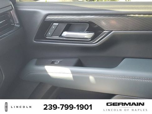 Used 2025 GMC Yukon XL AT4 w/ AT4 Premium Package AWD/4WD image 29