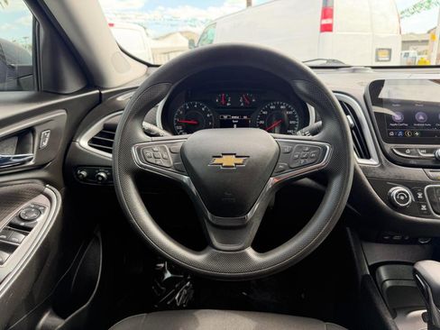 Used 2021 Chevrolet Malibu LS FWD image 27