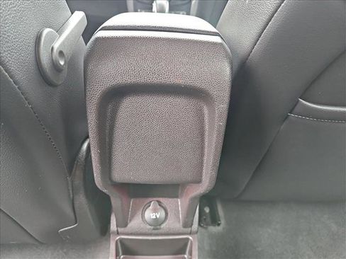 Used 2014 Ford Fiesta Titanium image 23