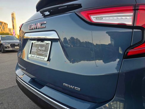 Used 2024 GMC Terrain SLT image 15