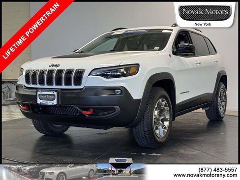 Used 2022 Jeep Cherokee Trailhawk image 4