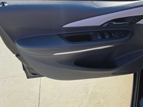 Used 2020 Chevrolet Bolt LT FWD image 22