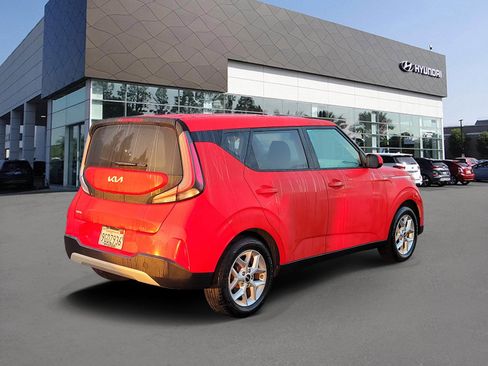 Used 2023 Kia Soul LX w/ Option Group 015 image 2
