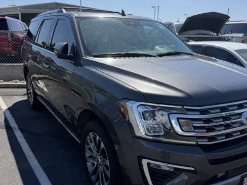 Used 2017 Ford Explorer XLT w/ Equipment Group 202A AWD/4WD image 3