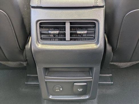 Used 2022 Ford Edge SEL w/ Convenience Package AWD/4WD image 17