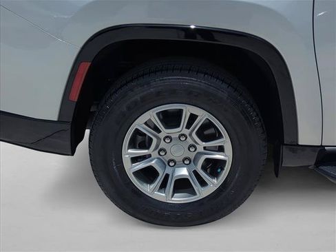 Used 2024 Jeep Wagoneer L 2WD image 22