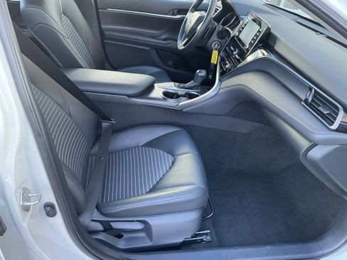 Used 2024 Toyota Camry SE image 19
