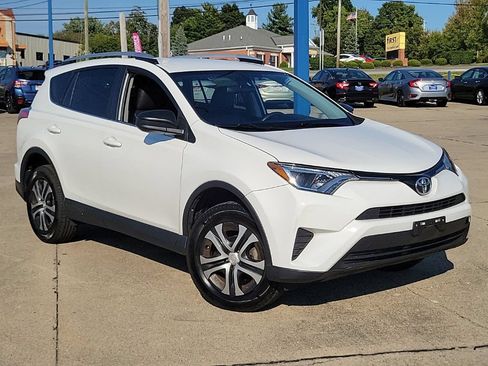 Used 2016 Toyota RAV4 LE FWD image 28
