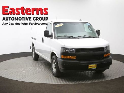 Used 2018 Chevrolet Express 2500 w/ Driver Convenience Package RWD image 50