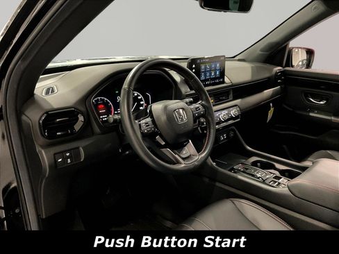 Used 2025 Honda Pilot TrailSport image 17