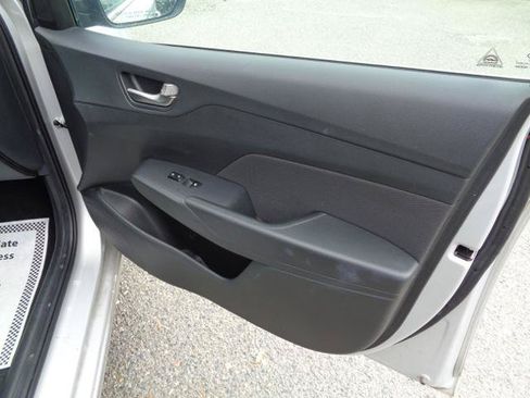 Used 2022 Hyundai Accent SEL FWD image 16