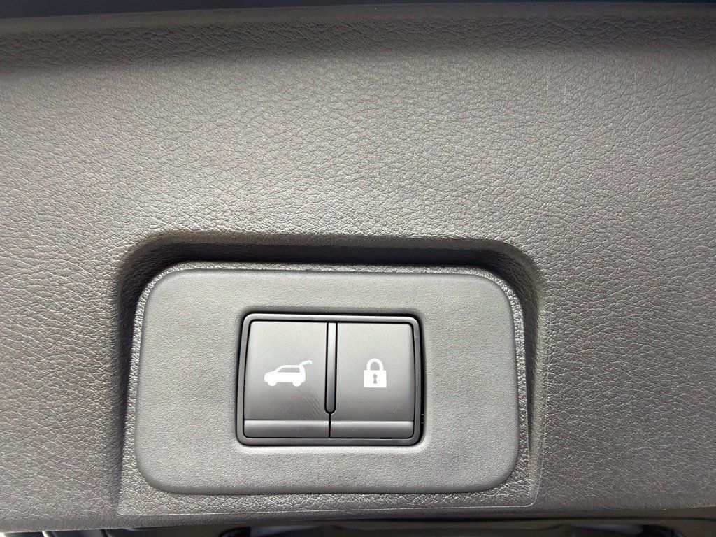 Used 2026 Nissan Rogue SV w/ Cold Weather Package AWD/4WD image 34