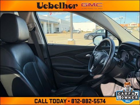 Used 2020 Buick Envision Essence image 2