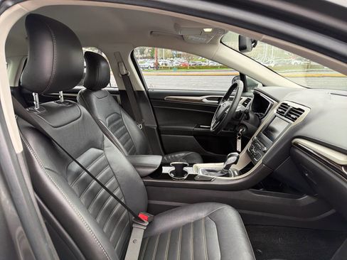 Used 2016 Ford Fusion SE w/ Equipment Group 202A image 16