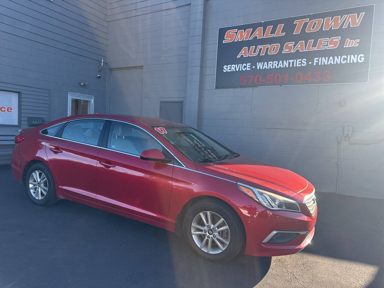 Used 2017 Hyundai Sonata SE FWD image 1