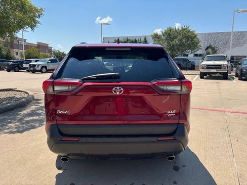 Used 2025 Toyota RAV4 XLE AWD/4WD image 6