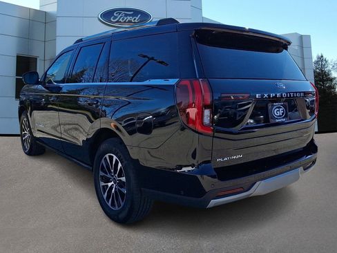 Certified 2025 Ford Expedition Platinum image 5