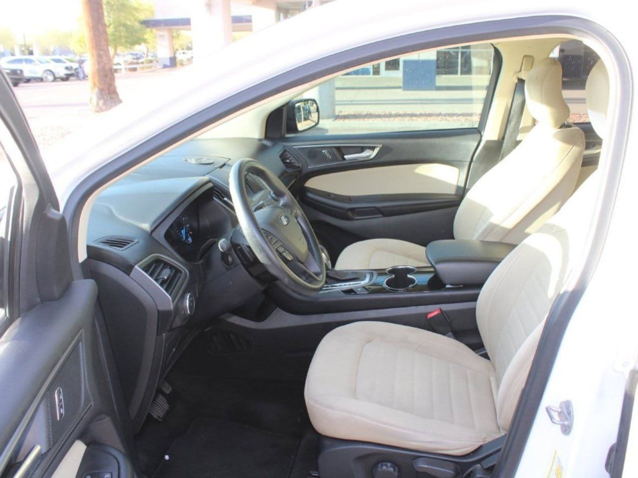 Used 2017 Ford Edge SE FWD image 10