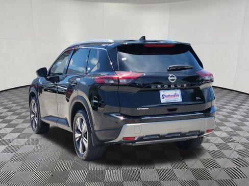 Used 2024 Nissan Rogue SL w/ SL Premium Package FWD image 3