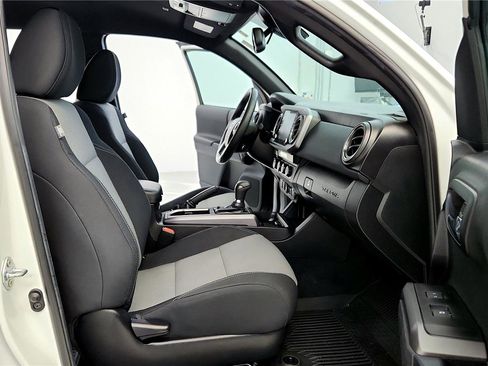 Used 2023 Toyota Tacoma TRD Sport image 23