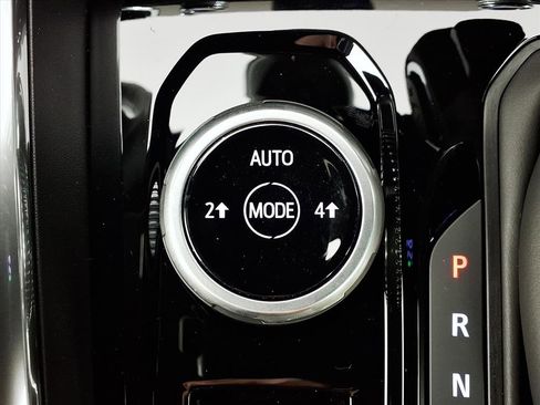 New 2026 GMC Canyon Elevation w/ Convenience Package image 6