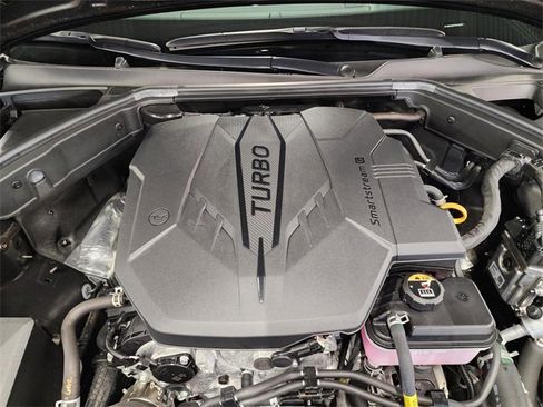 Used 2025 Genesis G70 2.5T image 31