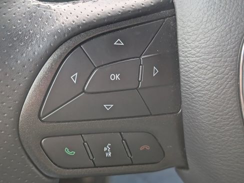 Used 2023 Dodge Challenger SXT w/ Blacktop Package image 8