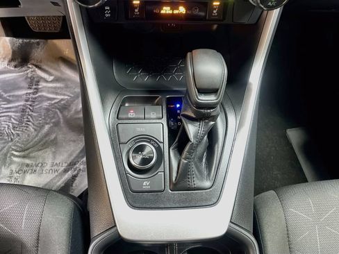 Used 2025 Toyota RAV4 XLE w/ Weather Package AWD/4WD image 17