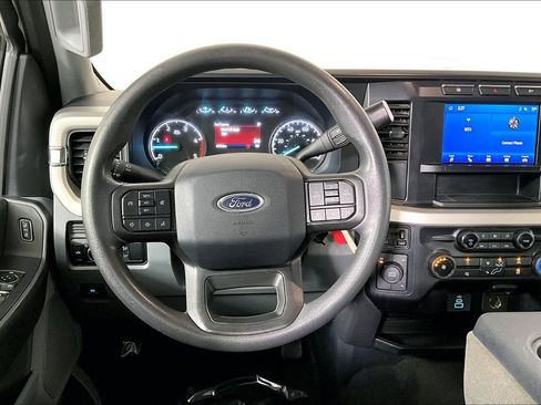 Used 2024 Ford F250 XLT image 5