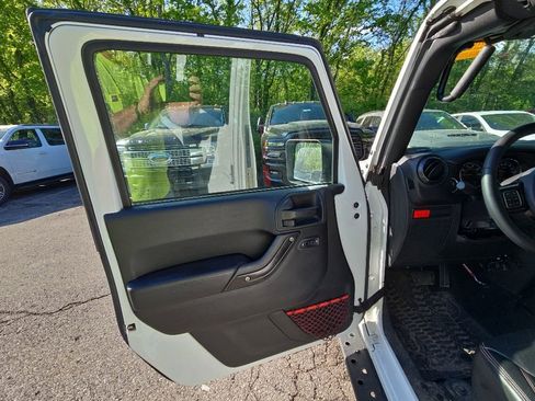 Used 2018 Jeep Wrangler Unlimited Rubicon AWD/4WD image 20