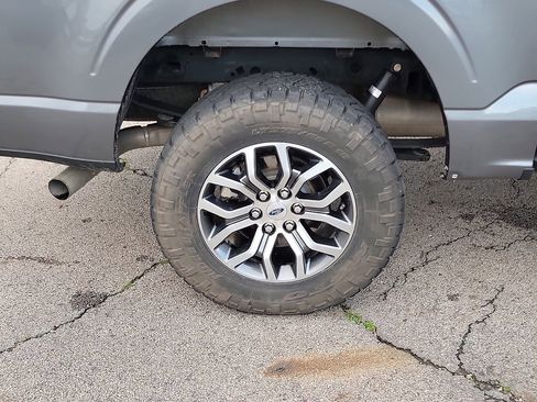 Used 2022 Ford F150 Lariat image 7