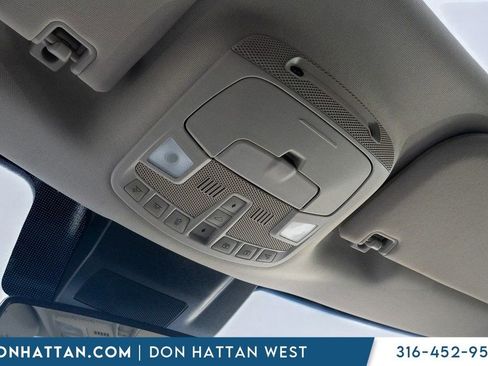 Used 2021 Ford Expedition XLT image 13